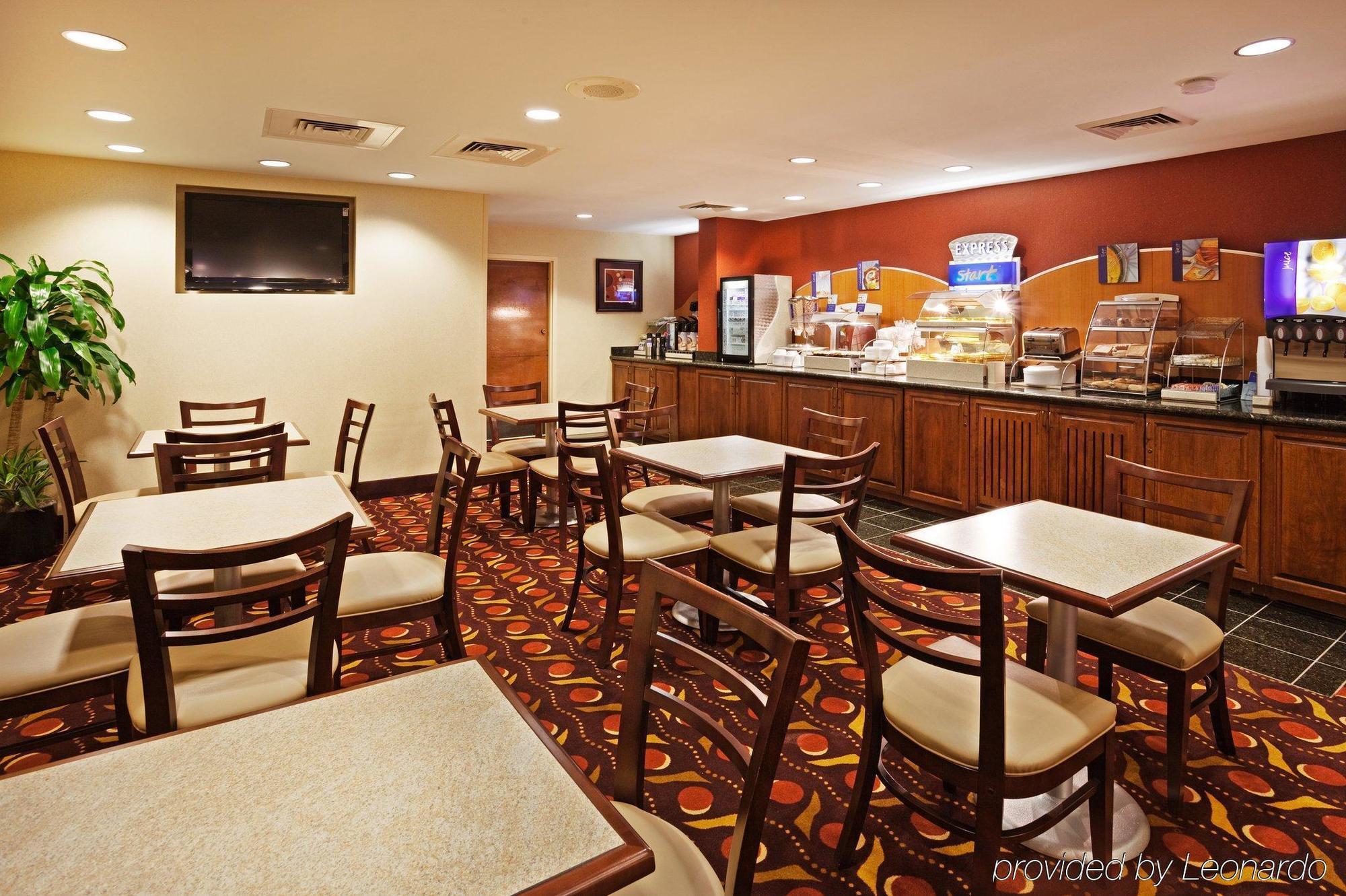 Comfort Suites Near Birkdale Village- Huntersville Restoran gambar