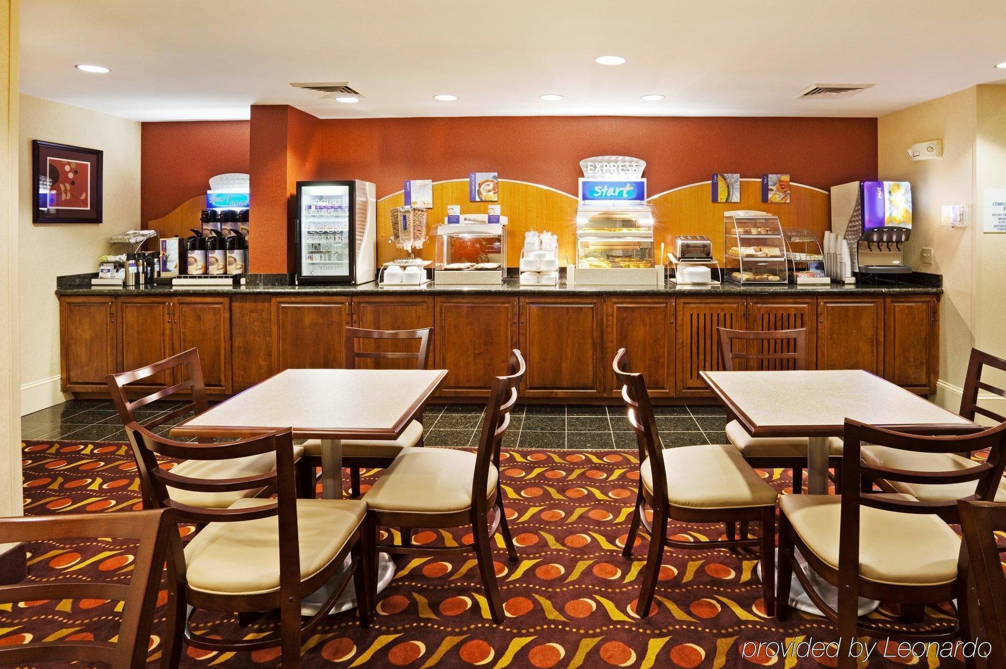 Comfort Suites Near Birkdale Village- Huntersville Restoran gambar